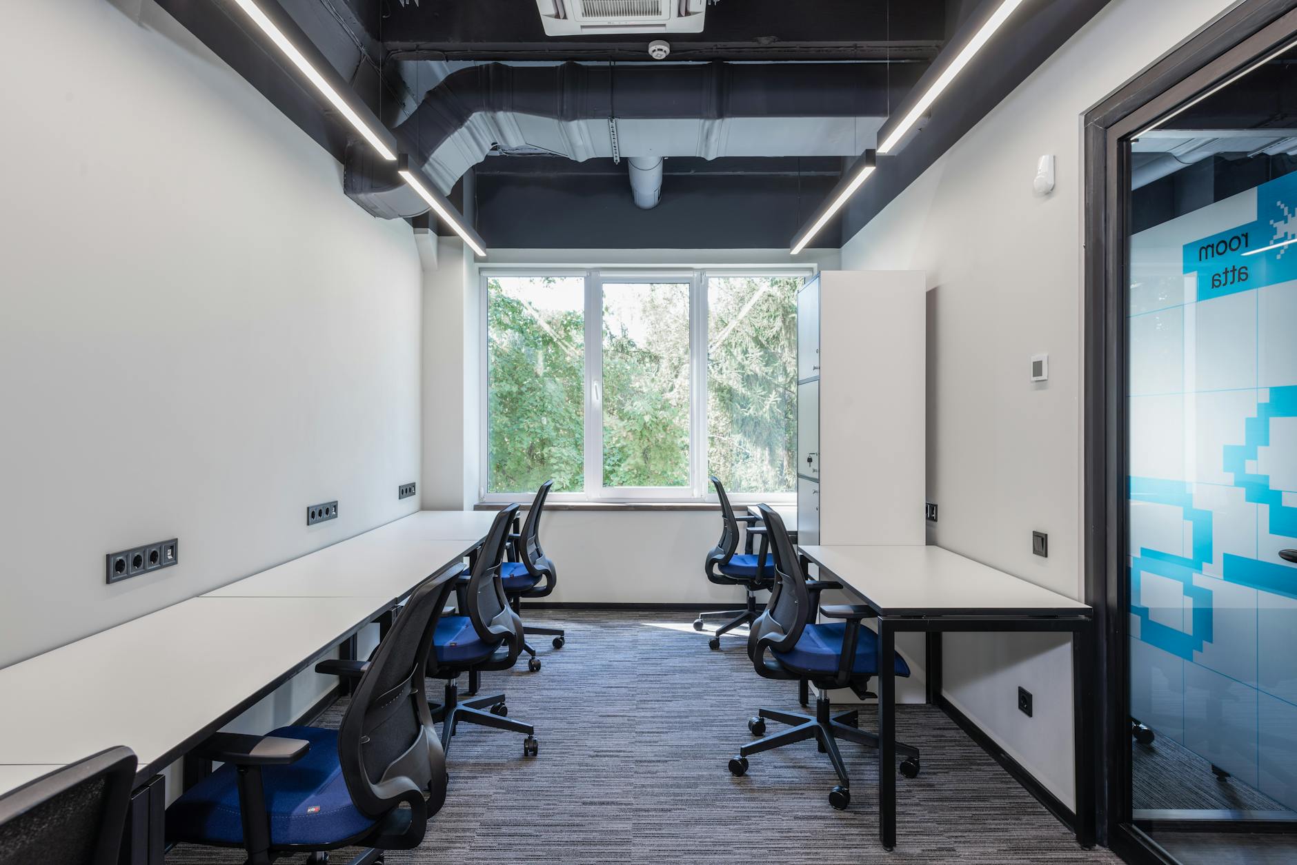 Office Cleaning in Lviv: Checklist for Small Teams and Client-Facing Spaces