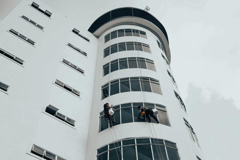 Window cleaning in lviv: timing, price and preparation
