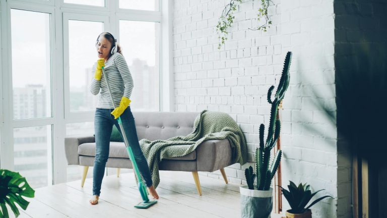 Apartment cleaning in Lviv after winter: what to clean first