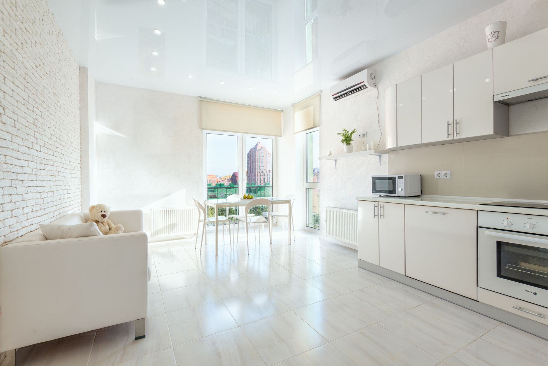 Essential Deep Cleaning Checklist for Stunning Apartment Photos in Lviv