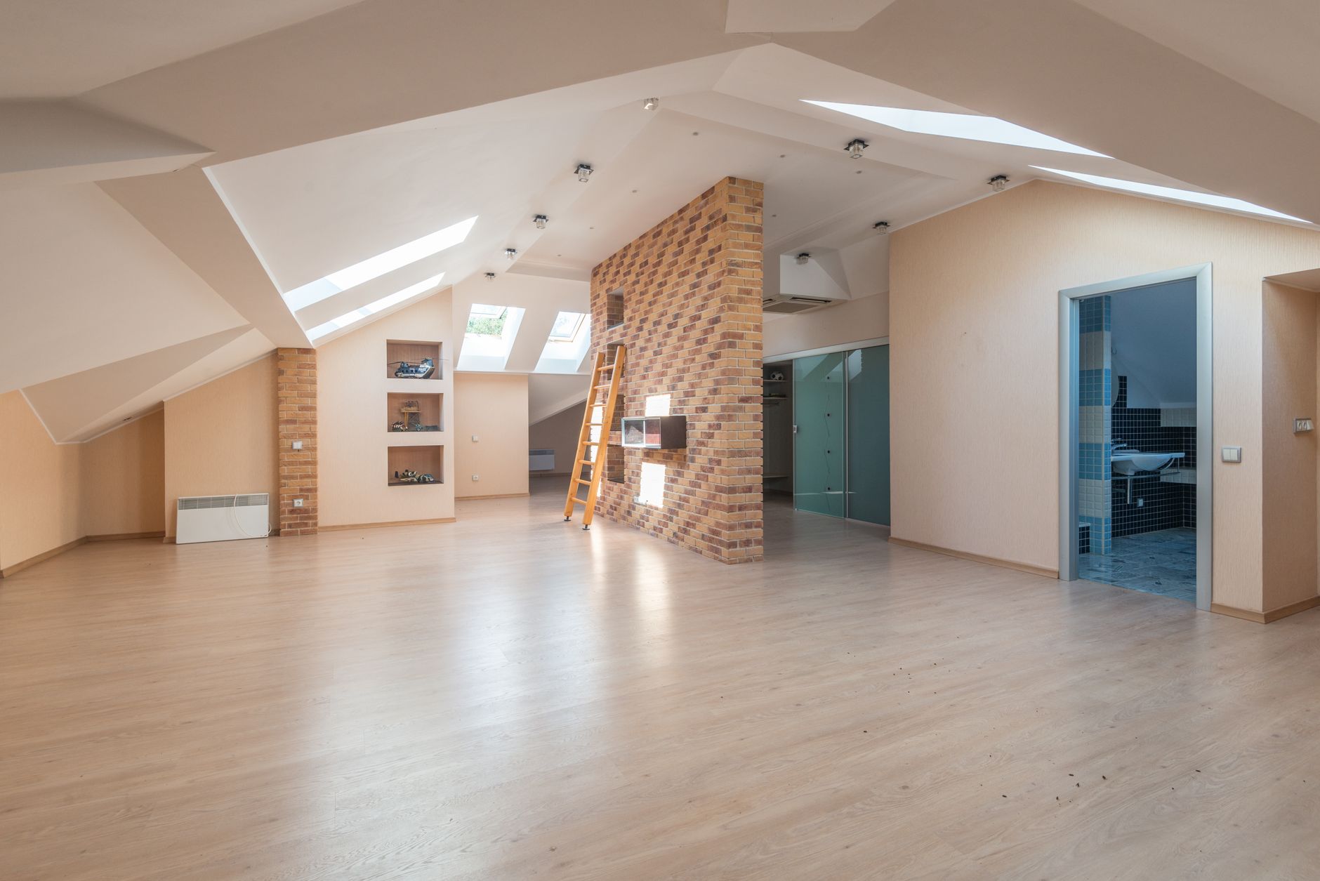 Essential Post-Renovation Cleaning Checklist for Your Lviv Apartment Photos
