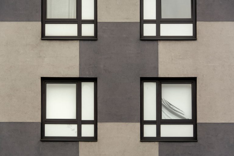 Essential window cleaning checklist before taking apartment photos in Lviv