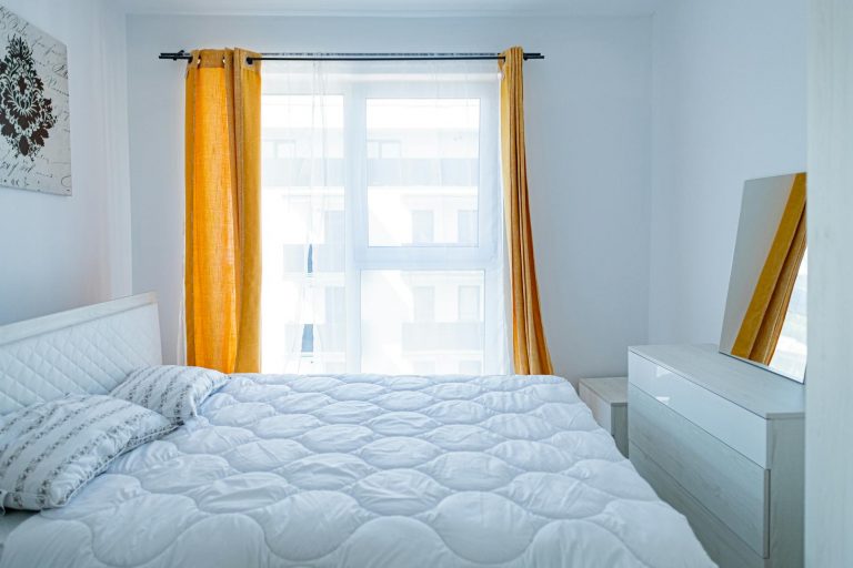 How to Quickly Clean Your Lviv Apartment Before Guests Arrive