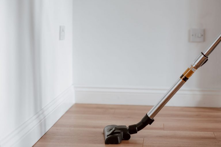 Apartment Cleaning in Lviv Before the Weekend: A Practical Checklist
